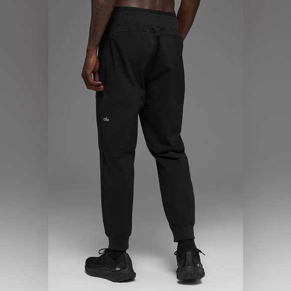 Alo Yoga Co-Op Pant Men’s Black Slim Fit Jogger Athletic Training